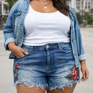 Terra & Sky Embroidered Denim Shorts Women’s Plus Size 18W Floral Distressed Fra